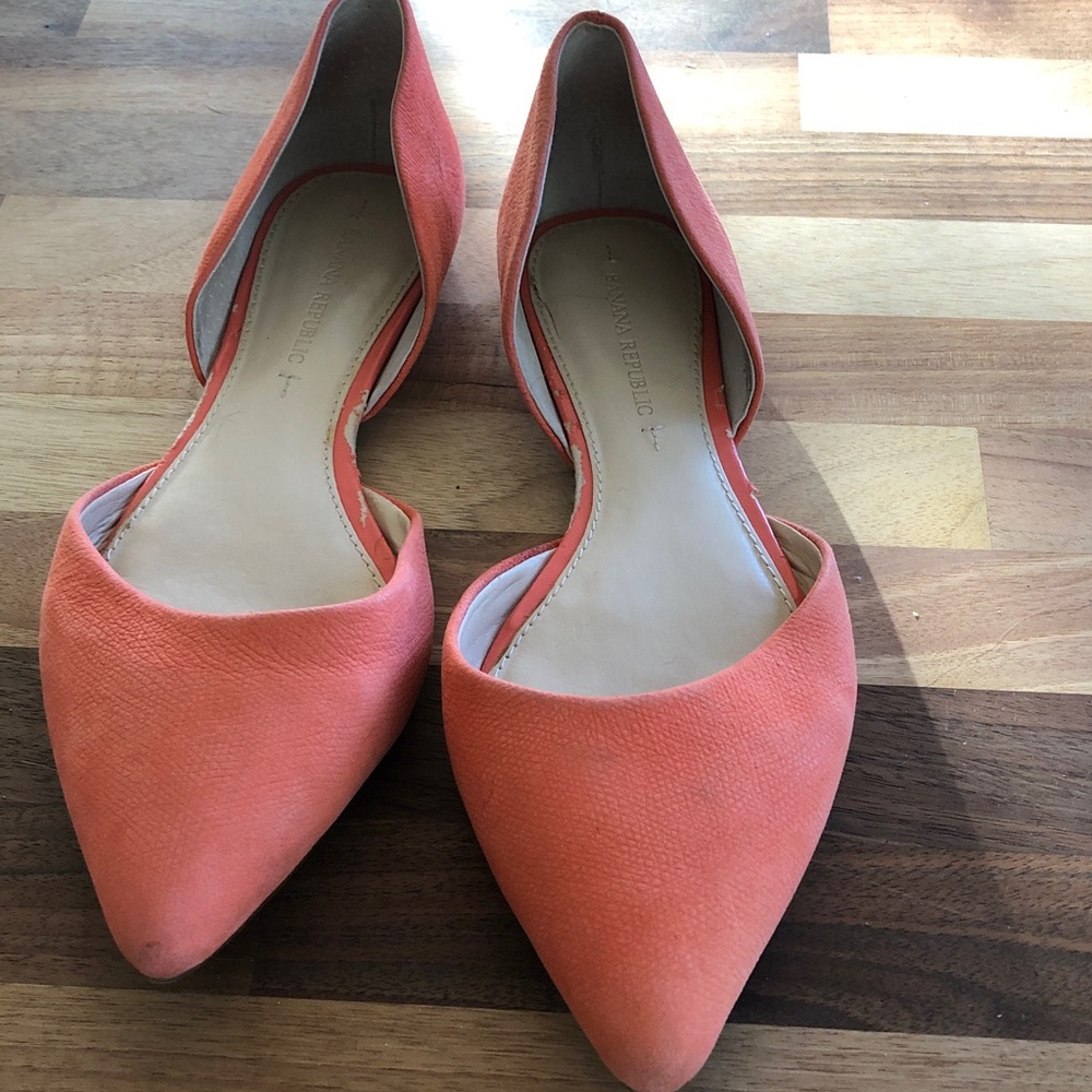 Banana Republic Coral-Orange Pointed D'Orsay Flats